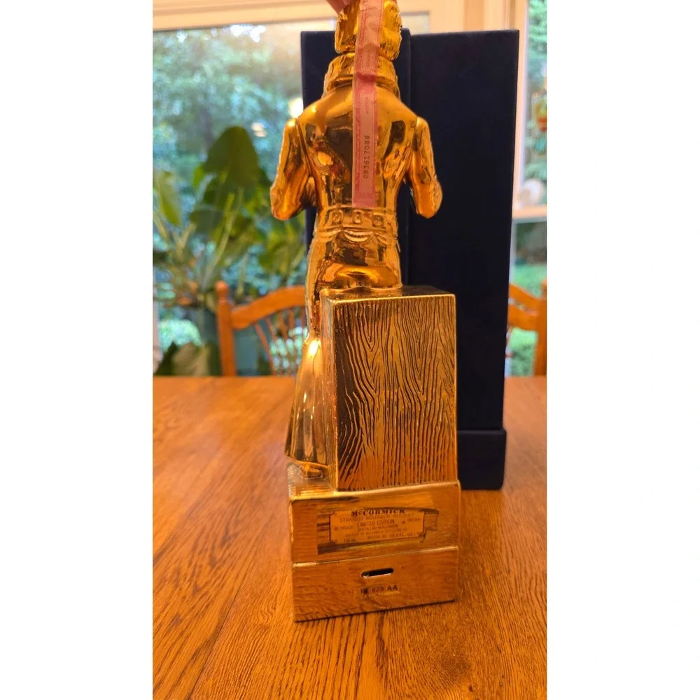 Vintage 1977 McCormick Elvis Presley Gold Bourbon Whiskey Decanter Music Box